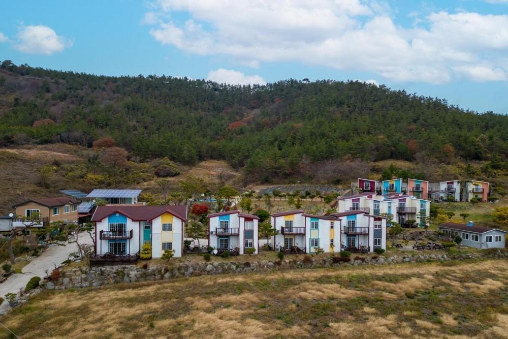 Everis Uni Pension Sinan Exterior foto